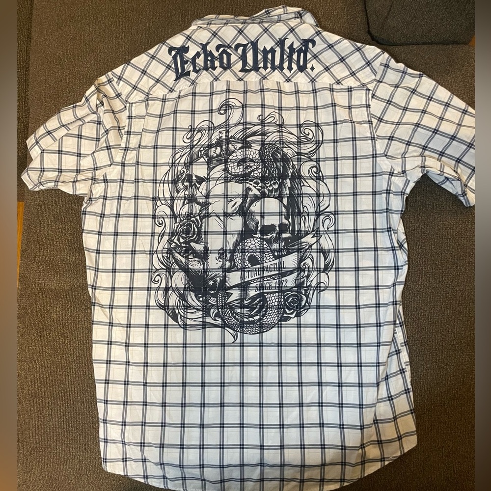 Ecko Unlimited graphic button up shirt XL EUC
